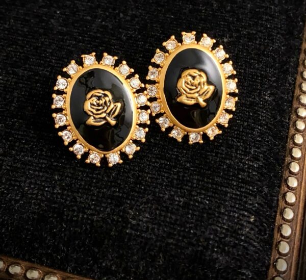 Klir classic jewelry earring with chan nel style black rose - Image 2