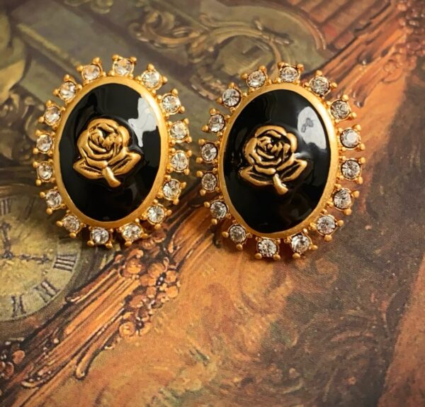 Klir classic jewelry earring with chan nel style black rose