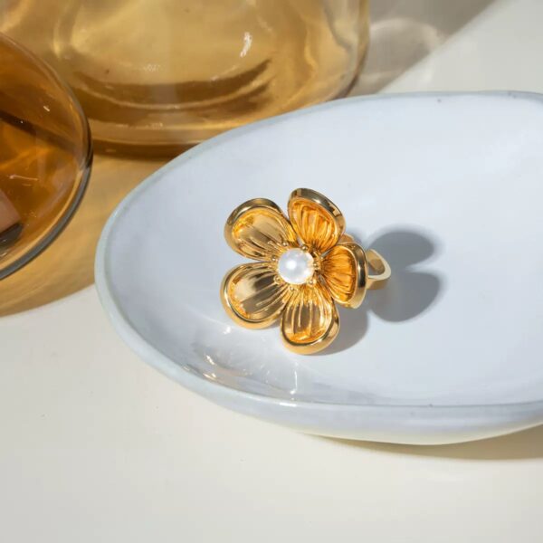 Klir  ins fashion classic jewelry 18K gold flower pearl ring - Image 3