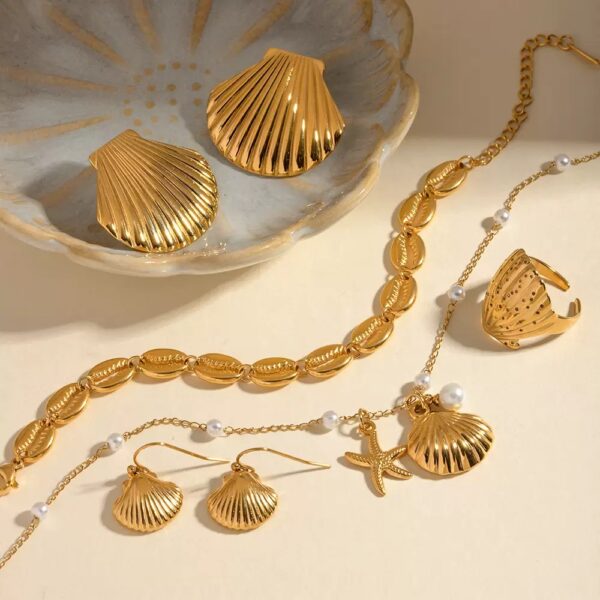 Klir seaside shell and star necklace sets