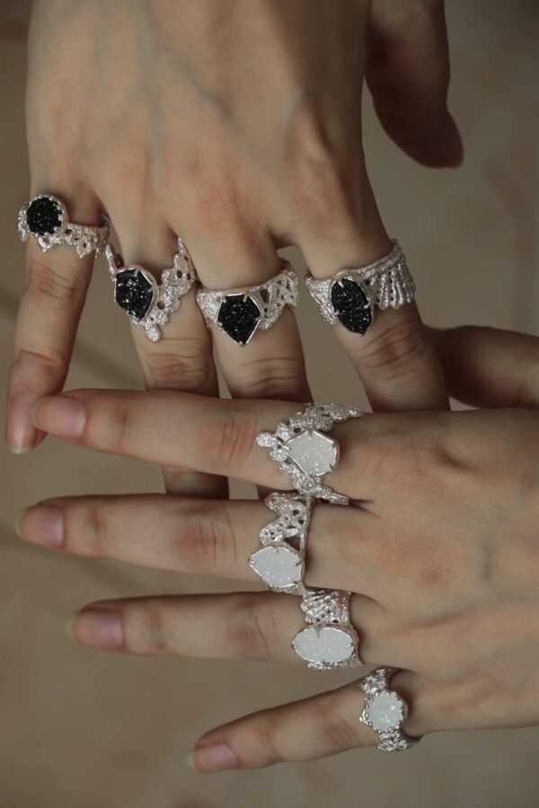 Klir silver white sugar and black sugar rings for marriage gifts packing