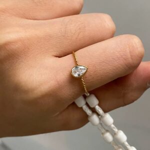 Klir office wearing zircon rings sets ins luxe jewelry